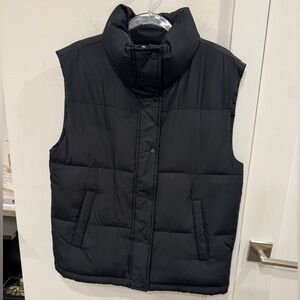 Abercrombie & Fitch Black Puffer Vest